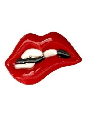 🧷Red Lips Biting Lip Brooch/Enamel Pin on Gold / Pop Art, Kiss, Rocky Horror